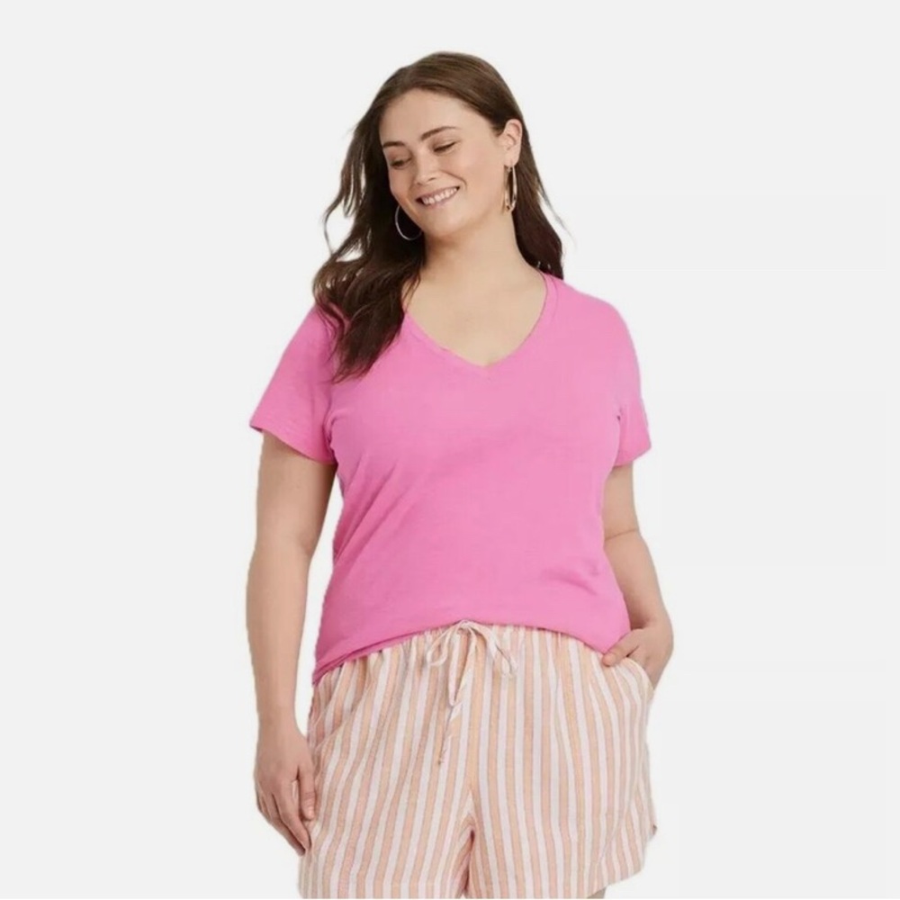 5/$25 Universal Thread V-Neck Top NWT